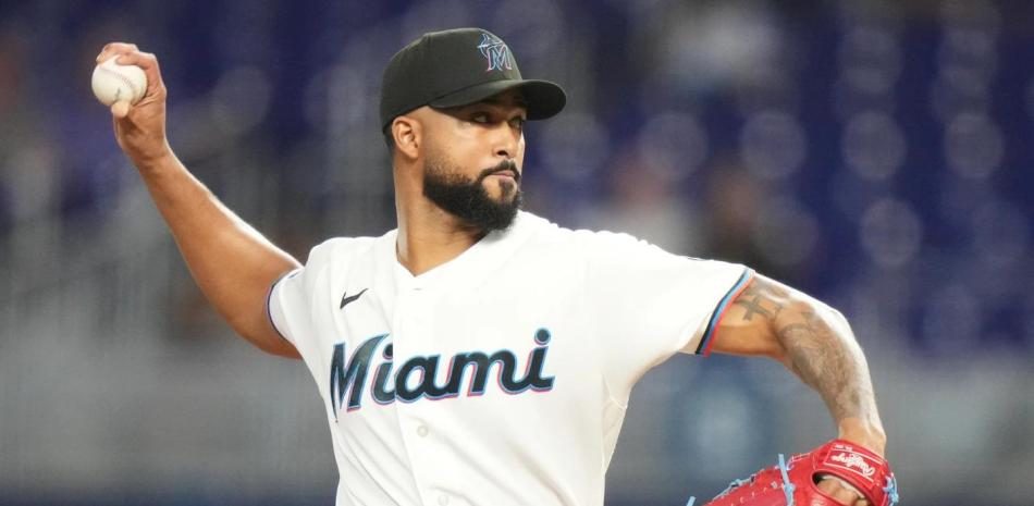 Harris y Yastrzemski jonronean para que los Bravos derroten Alcántara y a los Marlins