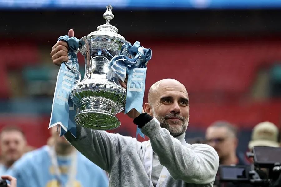 Pep Guardiola dice adiós al City