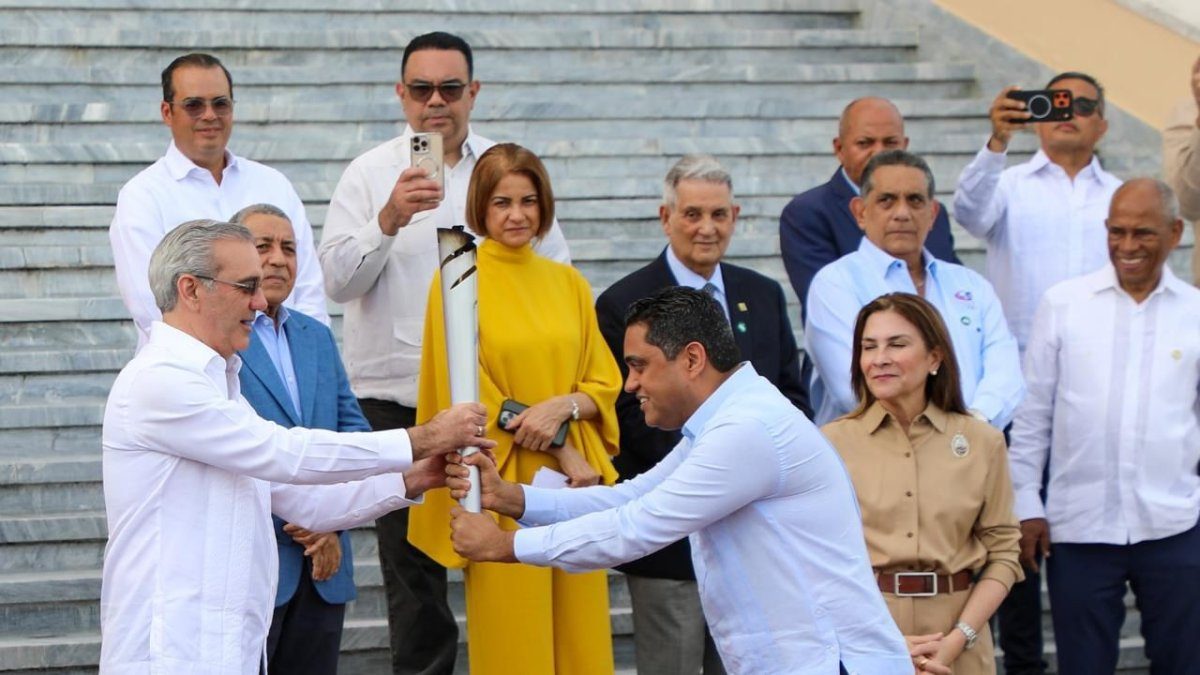 Presidente Abinader oficializa inicio ruta antorcha hacia Juegos Centroamericanos y del Caribe