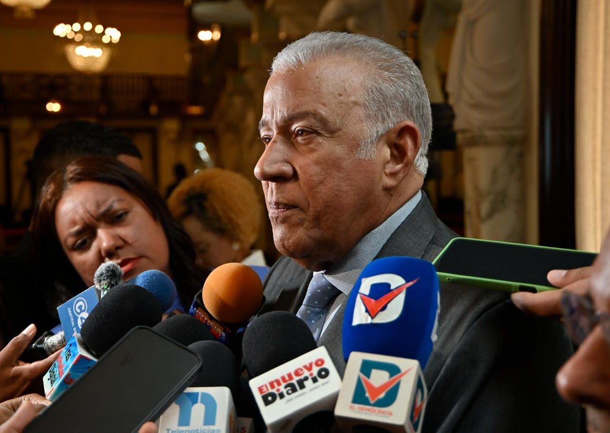 Andrés Bautista: Abinader se ocupa que incertidumbre del petróleo no afecte a la población