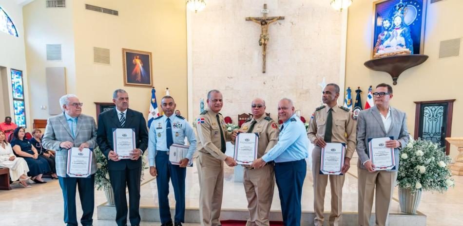 Ministerio de Defensa celebra 60 aniversario de las Escuelas Vocacionales de las FF.AA. y la P.N.