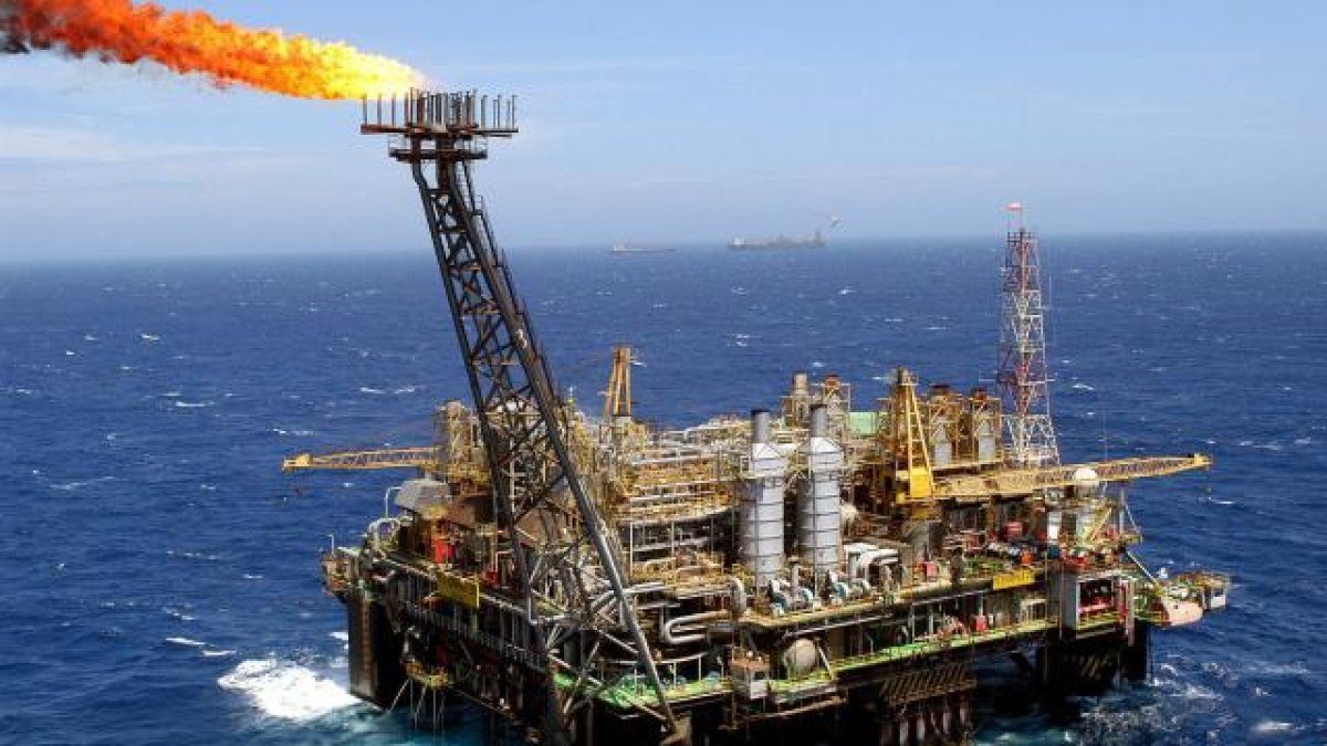 Petróleo de Texas sube un 2,9 % tras aumento de presencia militar de EEUU en Oriente Medio