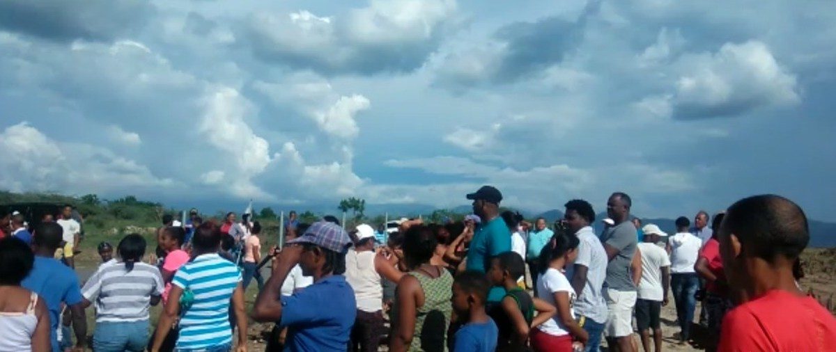 (VIDEO) En Villarpando, Azua piden visita de Abinader para solucionar presunta expropiación de terre