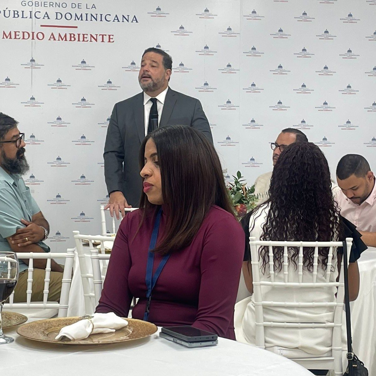 Paíno Henríquez llama a periodistas a crear más conciencia sobre importancia del medioambiente