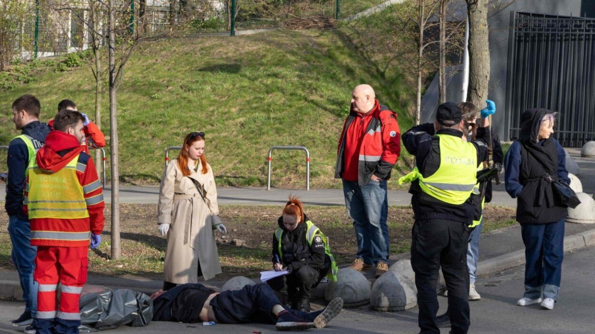 Las autoridades ucranianas investigan como terrorismo el tiroteo con seis muertos en Kiev