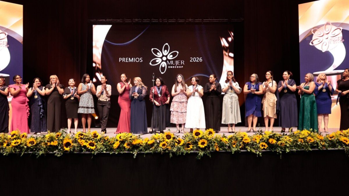 Celebran el liderazgo femenino en una noche de reconocimientos y emociones