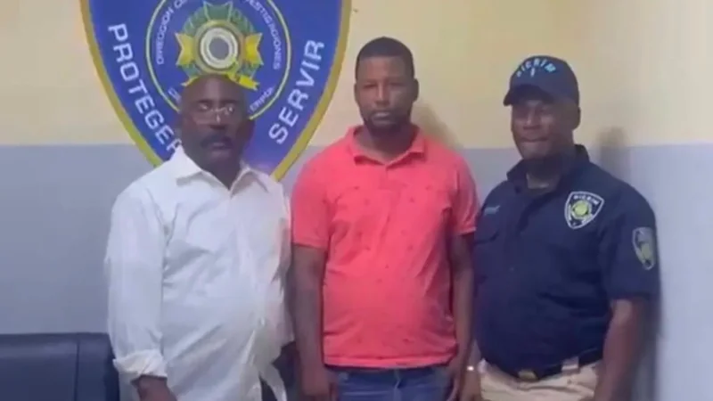 Se entregan dos acusados de atacar patrulla policial en Higüey