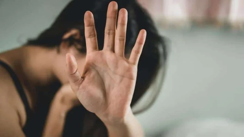 Violencia de género: estos son los números de emergencia y apoyo disponibles en el país