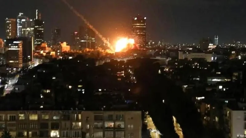 Hezbolá lanza ataques sobre capital de Israel