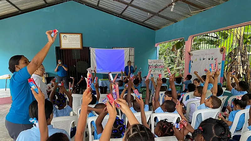 ADP rechaza medida de Ministerio de Educación que extiende dos semanas el calendario escolar