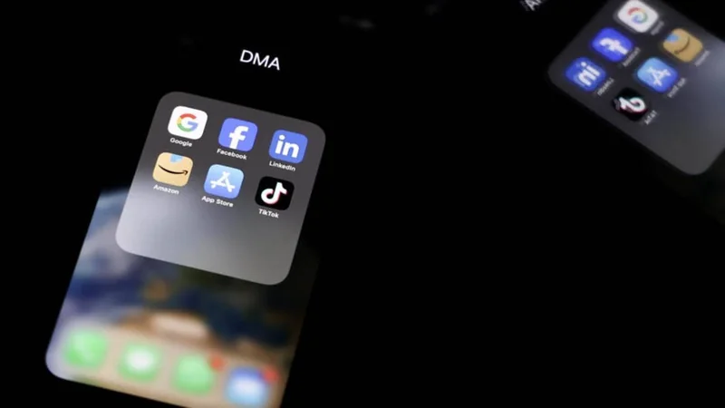Regulador digital británico advierte que tomará medidas por contenidos violentos en redes