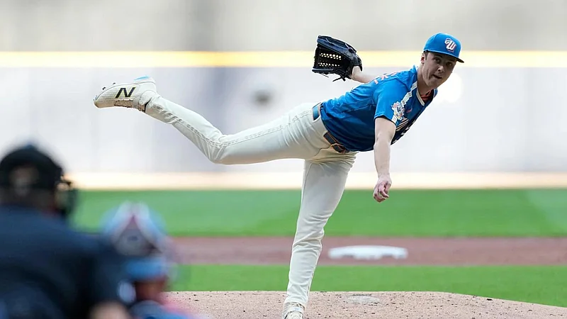 Misiorowski, lanza juego completo a los Filis, permite un hit y poncha a 15