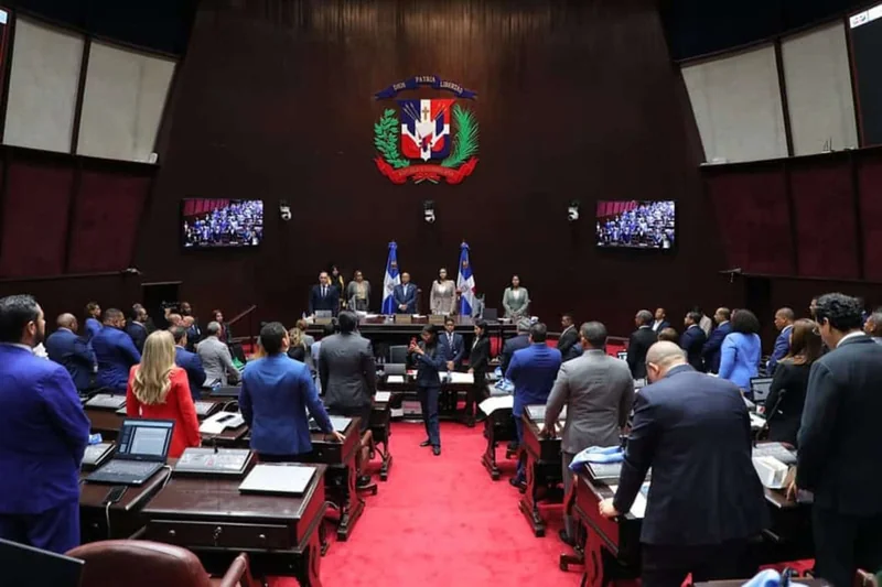 Abinader somete proyecto para unificar entrada en vigencia de las leyes en el DN y SD