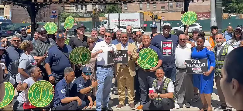 Adriano Espaillat agradece respaldo de TWU Local 100 y reafirma compromiso con trabajadores del tran