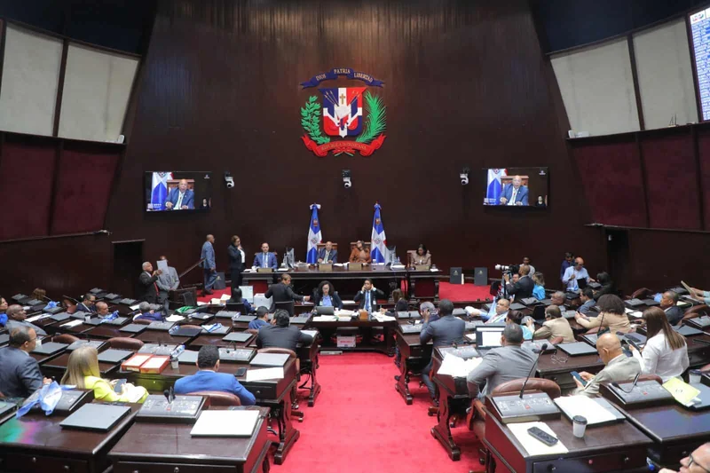 Abinader promulga la ley del plan fiscal