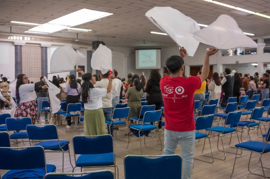 Oasis Ministry, los dominicanos cristianos que conquistan (dos veces) el Coliseo de Puerto Rico