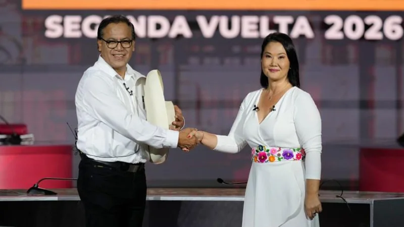 Abre balotaje en Perú para elegir presidente entre conservadora Fujimori y nacionalista Sánchez