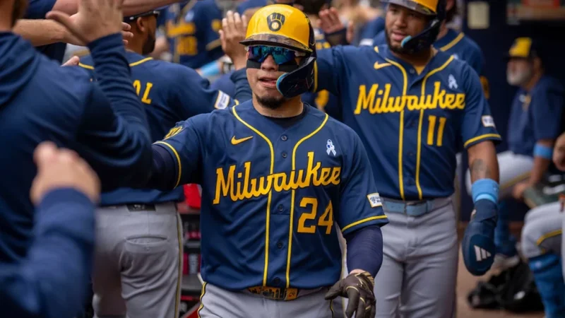 Contreras batea cuadrangular de 3 vueltas y los Cerveceros vencen a Bravos