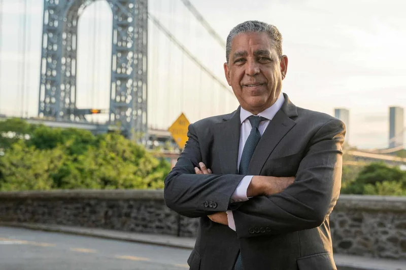 Nueva encuesta proyecta ventaja para Adriano Espaillat en las primarias demócratas de Nueva York