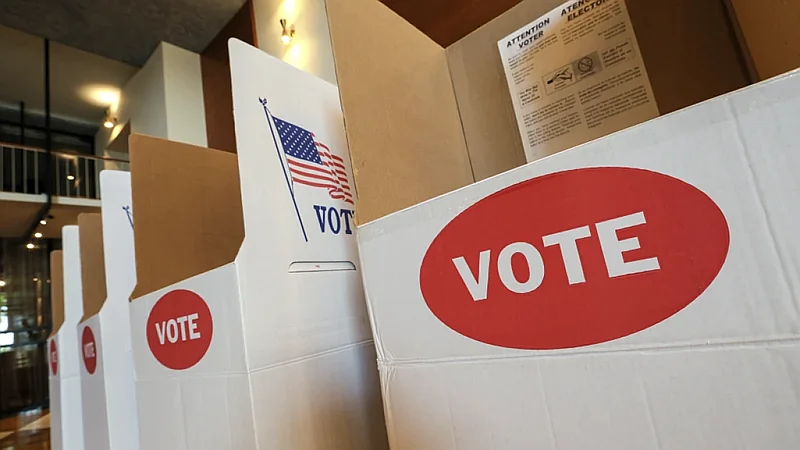 Jueza de EEUU bloquea uso de base de datos federal para verificar ciudadanía de votantes