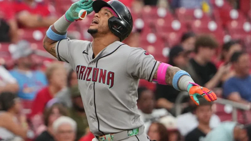 Groover y Marte dan cuadrangulares seguidos, Diamondbacks vencen a Cardenales