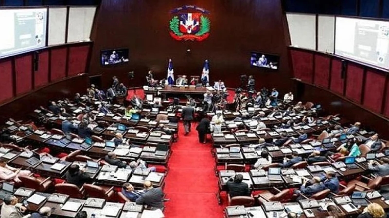 Diputados duplicarían ley al intentar designar un nuevo nombre a tramo de Circunvalación en Santiago