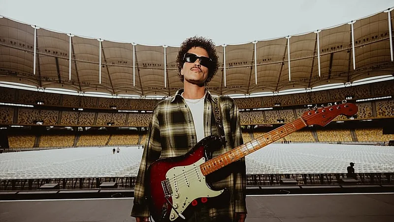 Bruno Mars anuncia lanzamiento de “Lo Arriesgo Todo”, versión en español