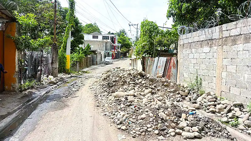 Los Alcarrizos espera que le cumplan promesas