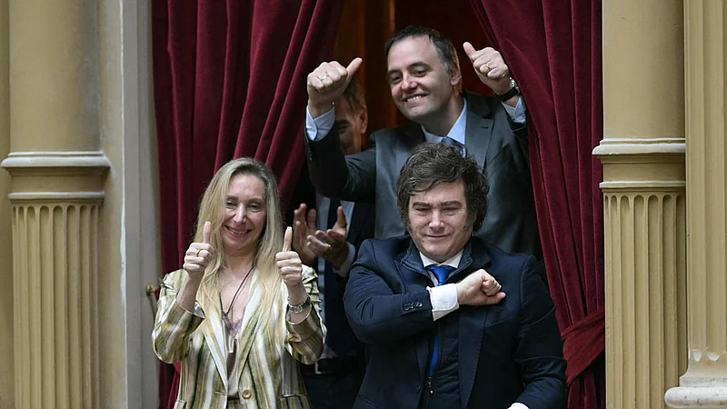 Jefe de Gabinete argentino anuncia su dimisión en medio de escándalo por corrupción
