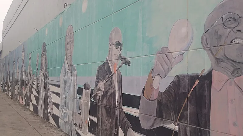Murales de Santiago que honran a artistas