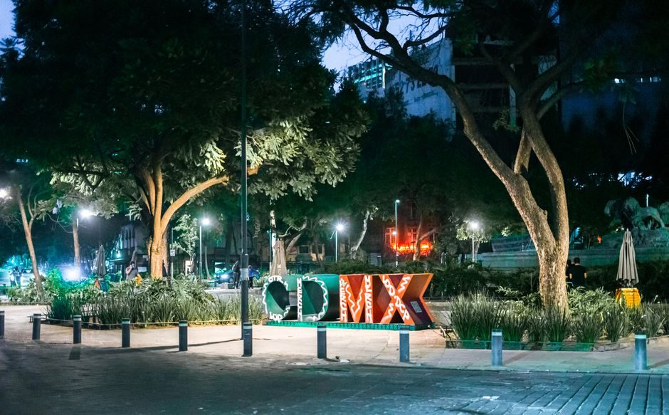 Propietarios de centros nocturnos denuncian cierres ilegales de comercios