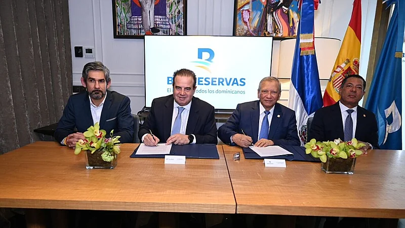 Banreservas y CaixaBank de España renuevan acuerdo para el envío de remesas