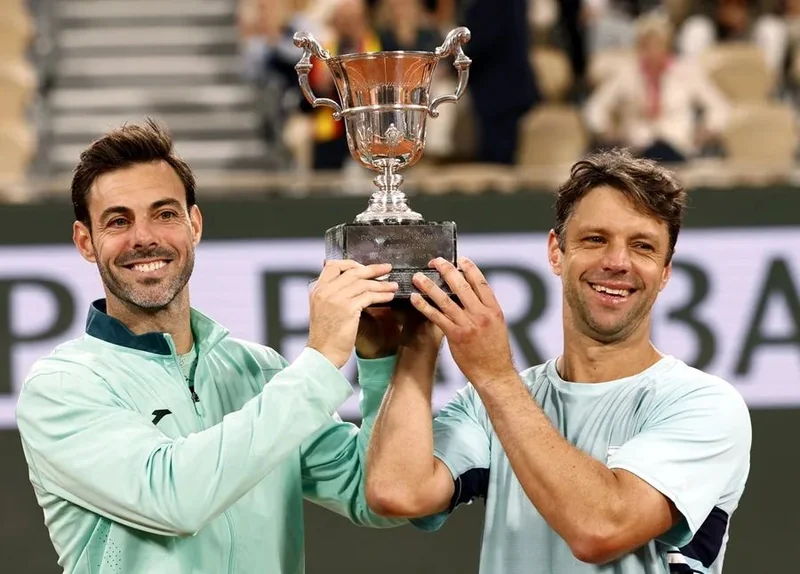 Granollers y Zeballos hacen historia en Roland Garros