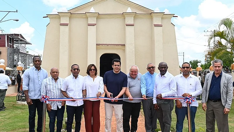 Collado deja iniciadas obras religiosas en Monte Plata por más de RD$117 millones