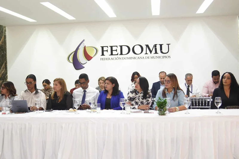 Alcaldes acuerdan impulsar el ordenamiento territorial en los municipios