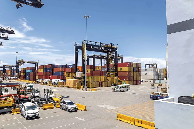 Zonas francas representan cerca del 60 % del intercambio comercial del país, afirma Sanz Lovatón