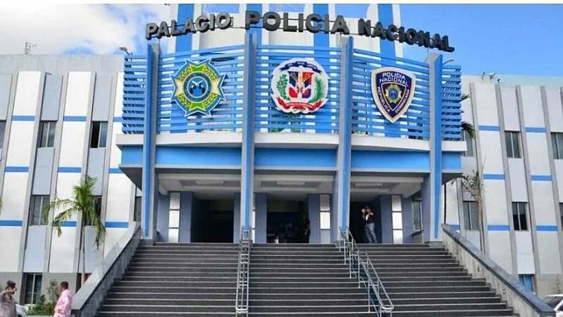 DNI entrega a PN a dos dominicanos buscados por asesinato en Barahona que estaban prófugos en Haití