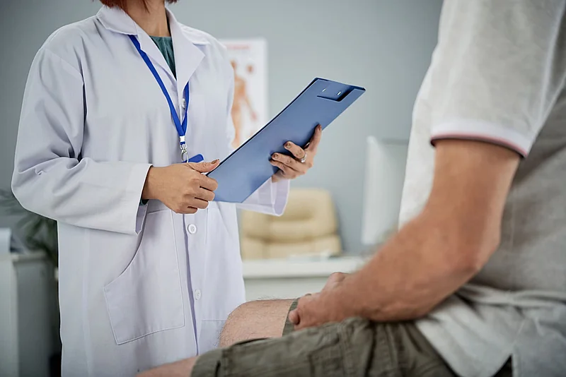 Ministro de Salud llama a los hombres a no temer a las pruebas de detección del cáncer de próstata