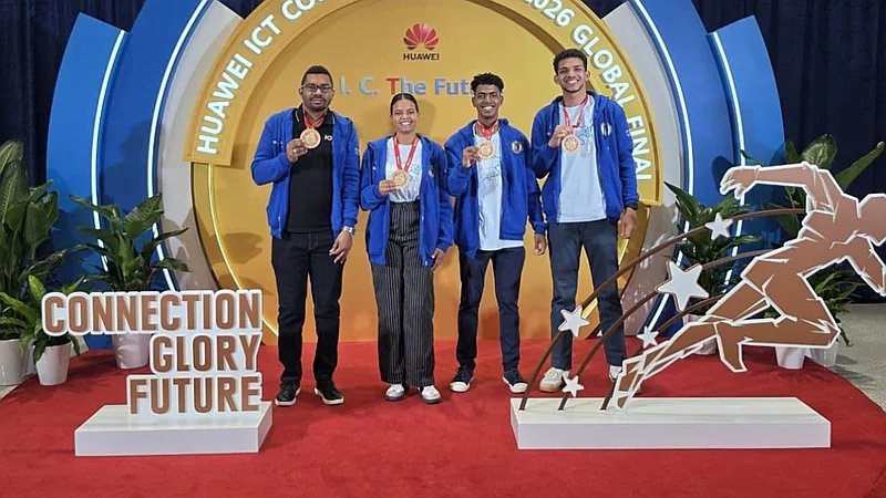 Estudiantes de la PUCMM hacen historia y ganan gran premio de Huawei