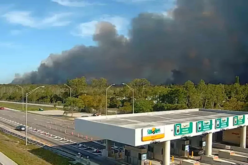 Un incendio forestal en Riverside, California, quema más de 809 hectáreas