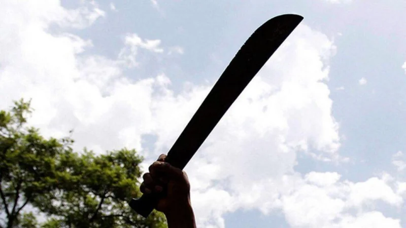 Muere hombre apuñalado en Villa María; Policía detiene a presunto responsable y busca a su hermano