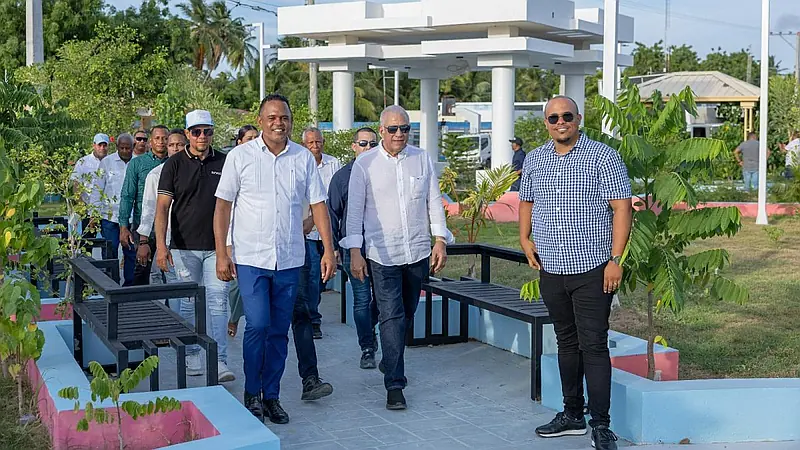 Inauguran Palacio Municipal, funeraria y parque recreativo en Bahoruco