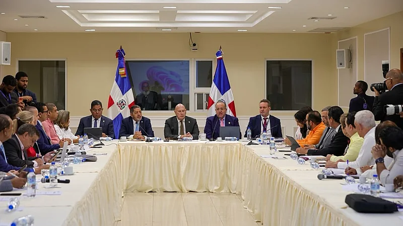 Comisión que estudia proyecto 