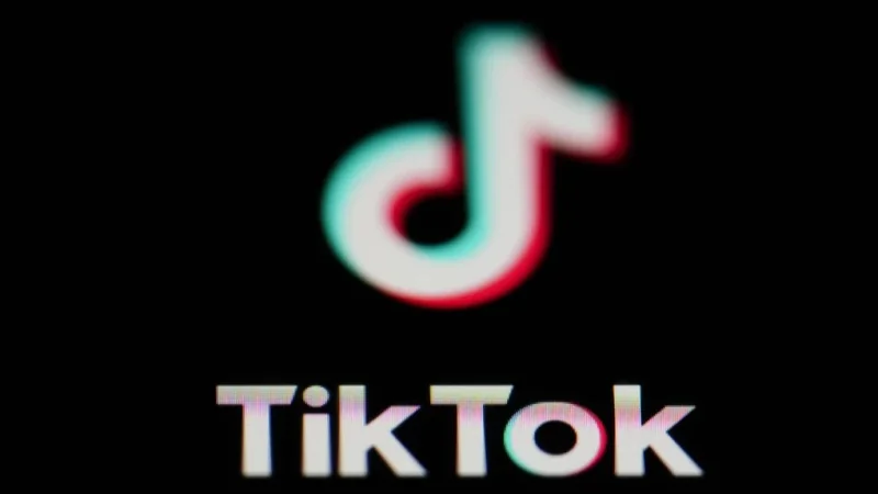 TikTok llega a acuerdo con adolescente antes de juicio por adicción a redes sociales