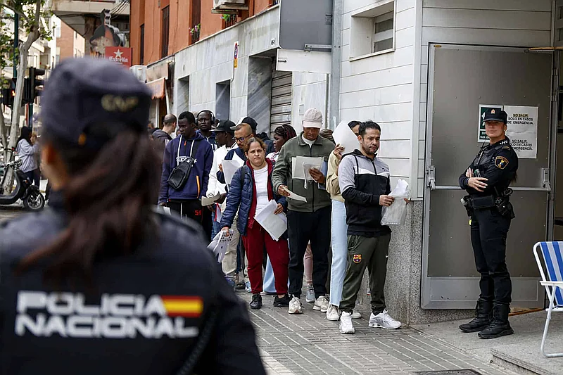 El perfil de la regularización de migrantes en España: 81 % menores de 45 y 43 % mujeres