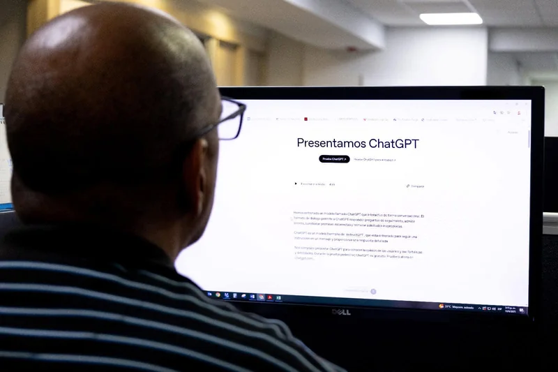 Universitarios con dependencia a la IA presentan mayores niveles de procrastinación, según estudio
