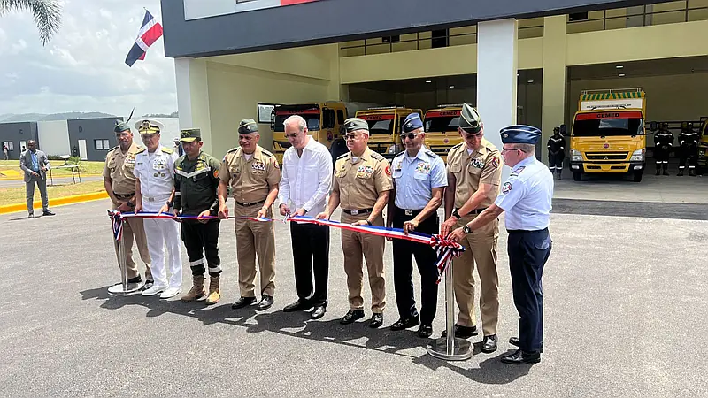 Abinader inaugura sede del Cuerpo Especializado de Mitigación a Emergencias y Desastres