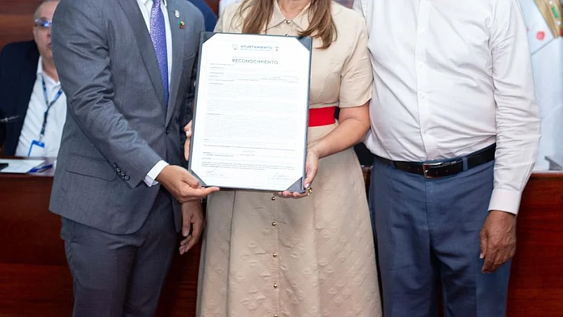 La periodista Grisbel Medina es declarada Hija Adoptiva de Santiago