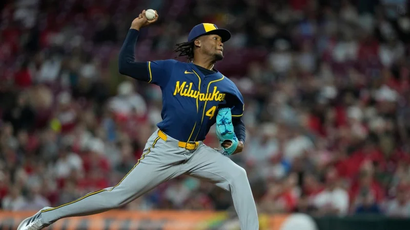 Abner Uribe ausente hoy ante Cincinnati tras sanción de Grandes Ligas