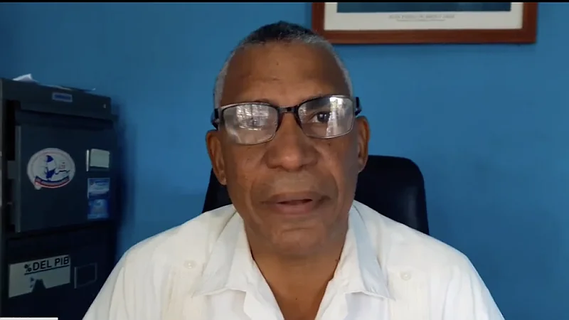 ADP respalda a maestra afectada tras medida de coerción contra médicos investigados en La Vega